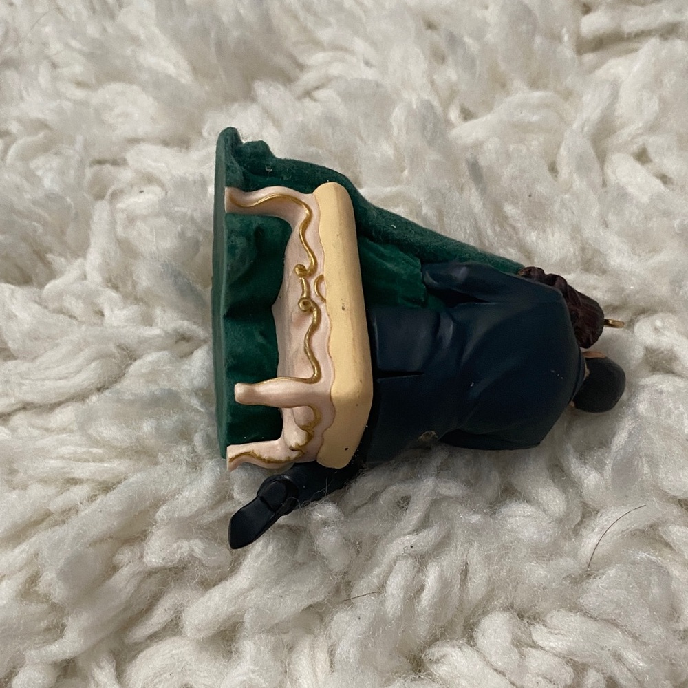 Vintage hallmark gone with the wind 2004 Scarlett o’Hara & Rhett Xmas ornament - Picture 9 of 16